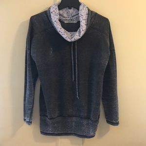 Gray sweatshirt.